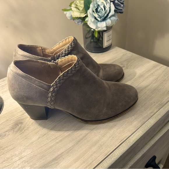 Life Stride Shoes Lifestride Velocity 2 Ankle Booties Size 0 In